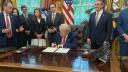 El presidente estadounidense, Donald Trump, anunció el domingo que va a aplazar la entrada en vigor de los aranceles del 50% para los productos de la Unión Europea hasta el 9 de julio, después de una conversación con la presidenta de la Comisión Europea.